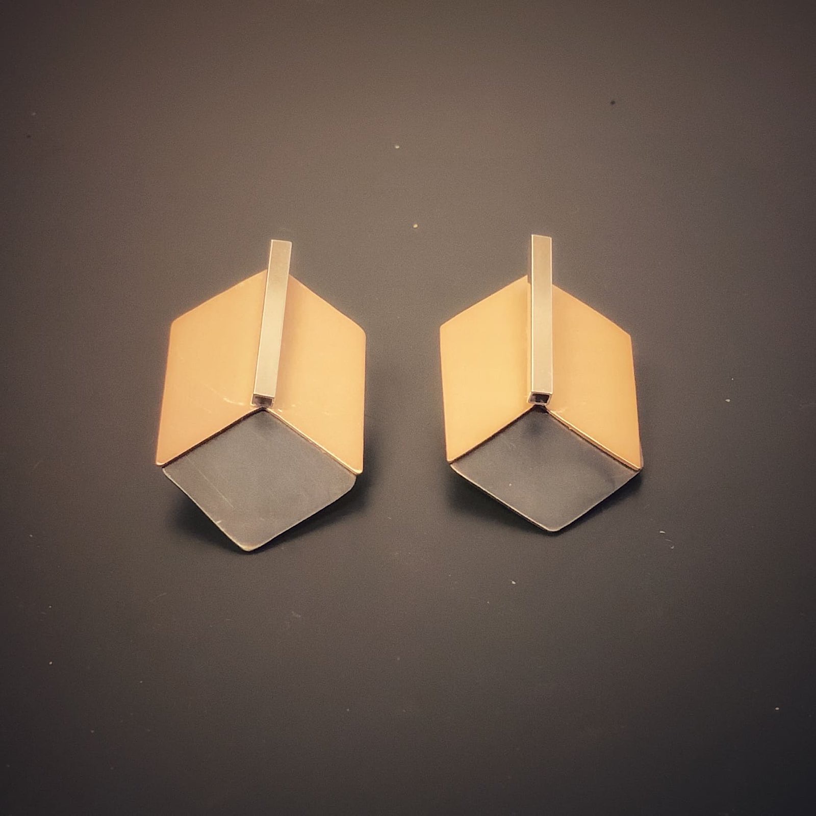 Pendientes geométricos bicolor, oro y plata